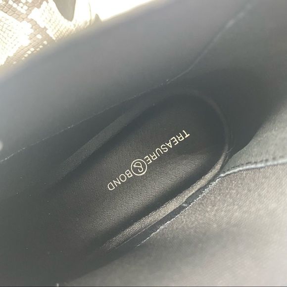 NWOT Treasure & Bond Gabriela Chelsea Boots (brand new) - Picture 7 of 7